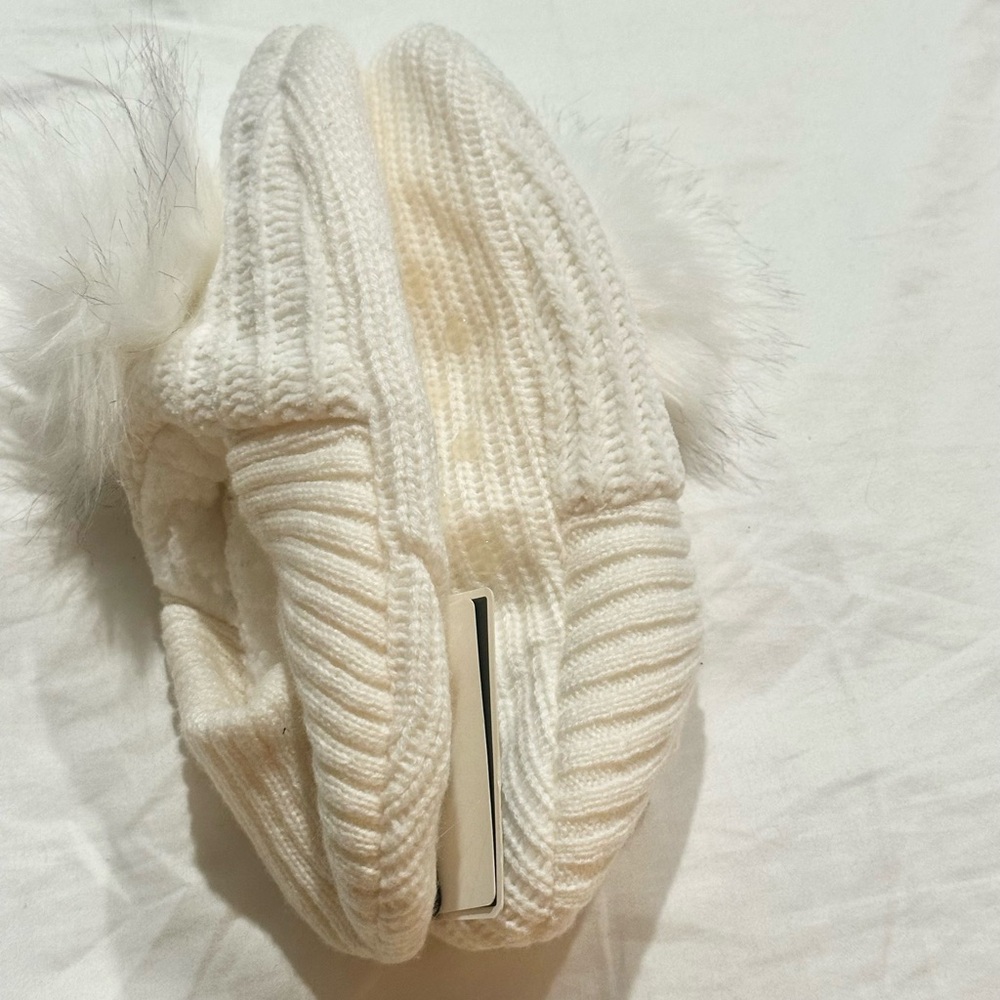 New Cozy White Knit Slipper with Pom Pom - 8-10